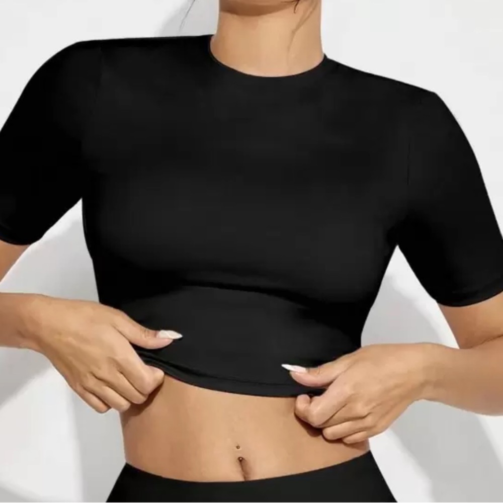 SHEIN Black Fitted Crop Top